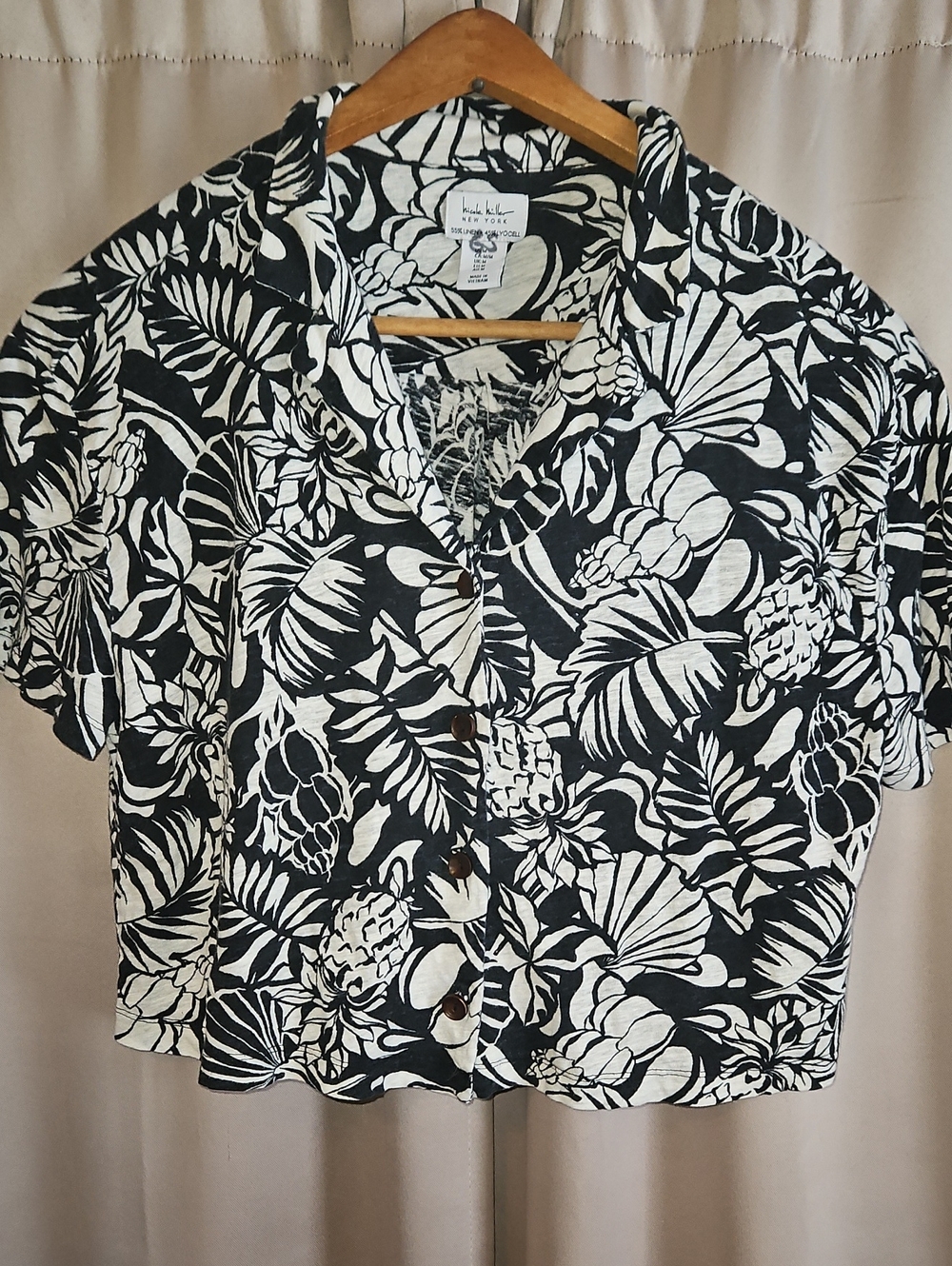 Nicole Miller Linen Blend Black & White Floral Flowy Button-Front Crop Top